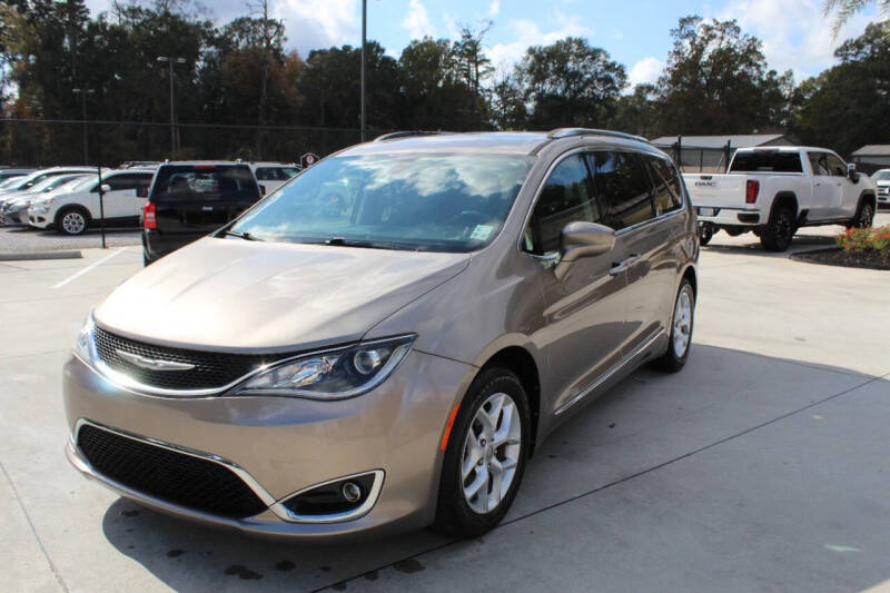 2017 Chrysler Pacifica Touring-L Plus