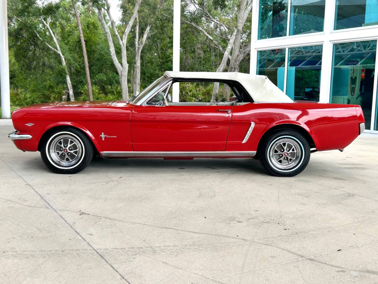 1965 Ford Mustang 20