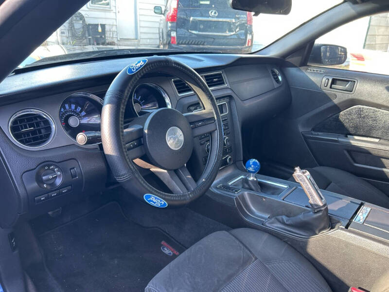 2011 Ford Mustang V6