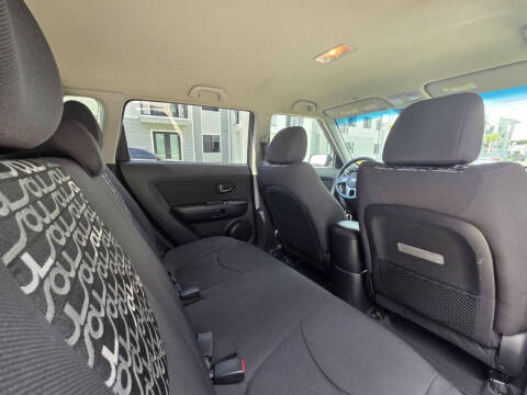 2011 Kia Soul +