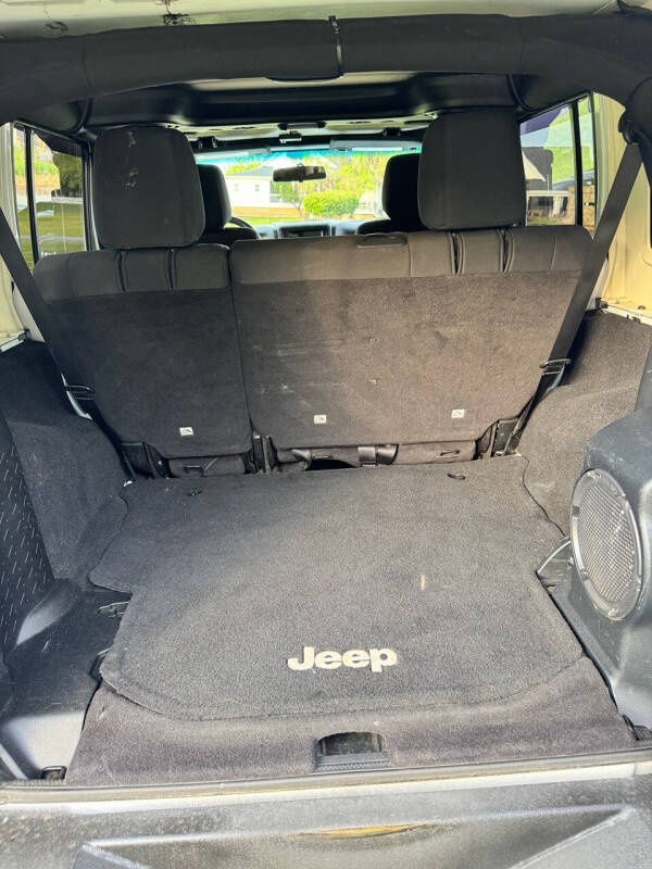 2011 Jeep Wrangler Unlimited Sahara