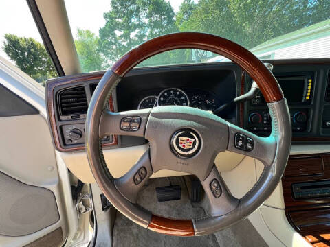2004 Cadillac Escalade