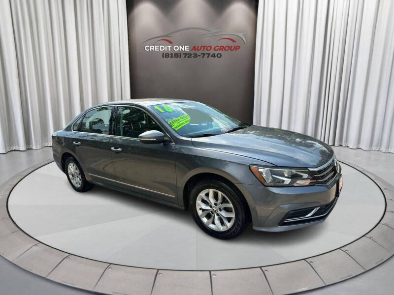 2016 Volkswagen Passat for sale at Credit One Auto Group inc in Joliet IL