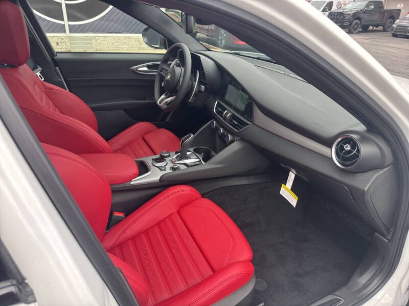 2025 Alfa Romeo Giulia