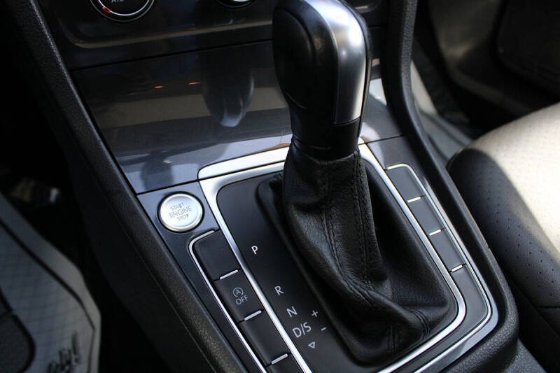 2021 Volkswagen Golf TSI