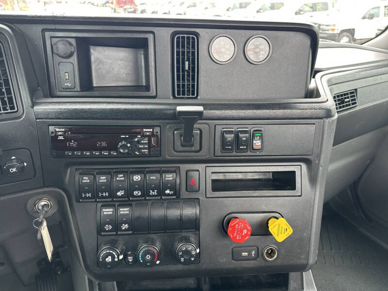 2021 International RH613