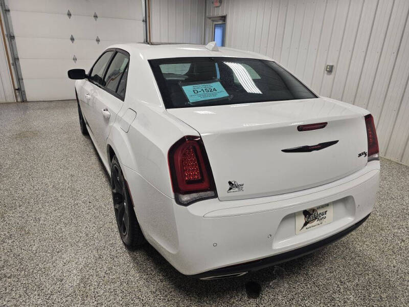 2023 Chrysler 300 S V6
