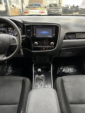 2020 Mitsubishi Outlander ES