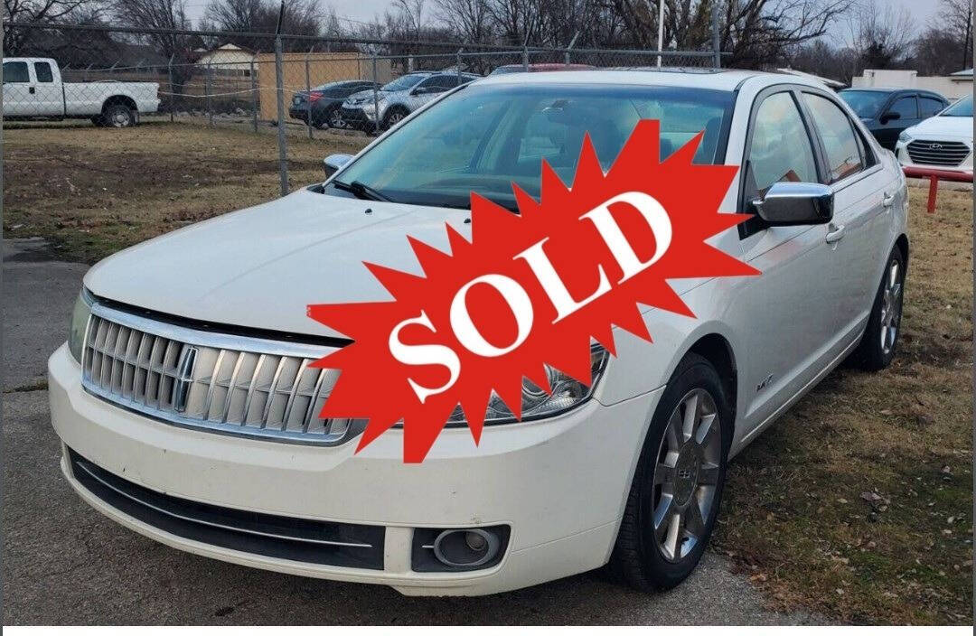 2008 Lincoln MKZ for sale at DURANGO AUTO CENTER LLC in Tulsa, OK