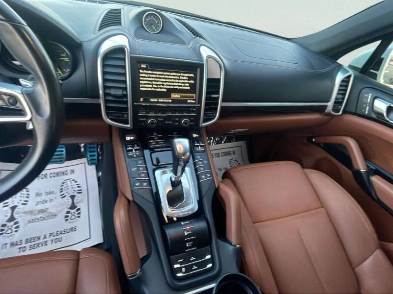 2016 Porsche Cayenne S E-Hybrid