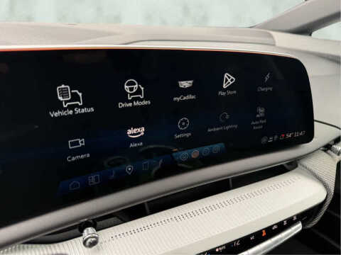 2025 Cadillac OPTIQ Luxury 1