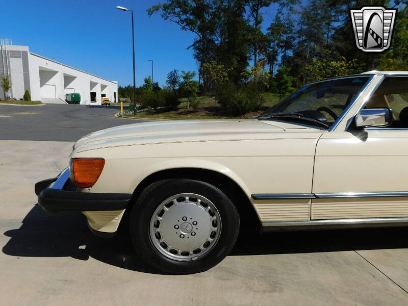 1987 Mercedes-Benz 560-Class 560 SL