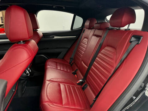 2022 Alfa Romeo Stelvio Veloce