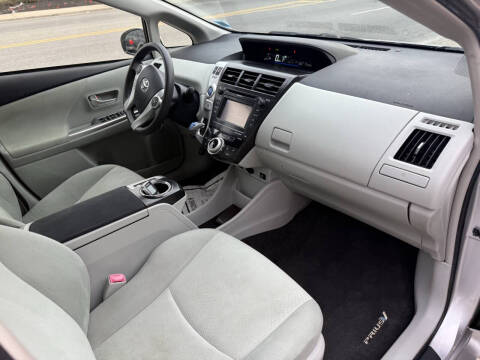 2012 Toyota Prius v Five