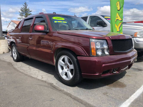 2005 Cadillac Escalade EXT for sale at Aveera Auto Sales in Union Gap WA