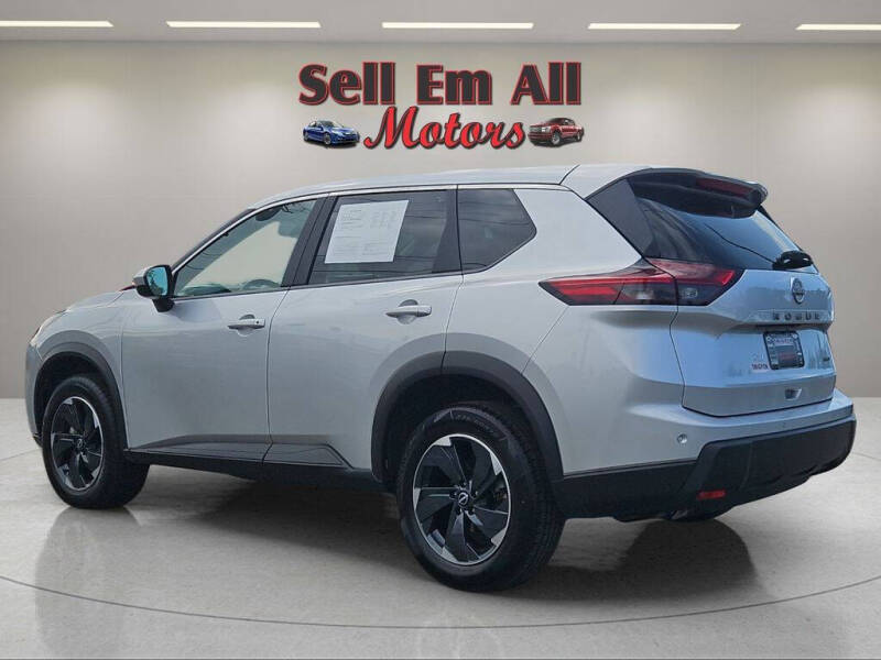 2025 Nissan Rogue SV
