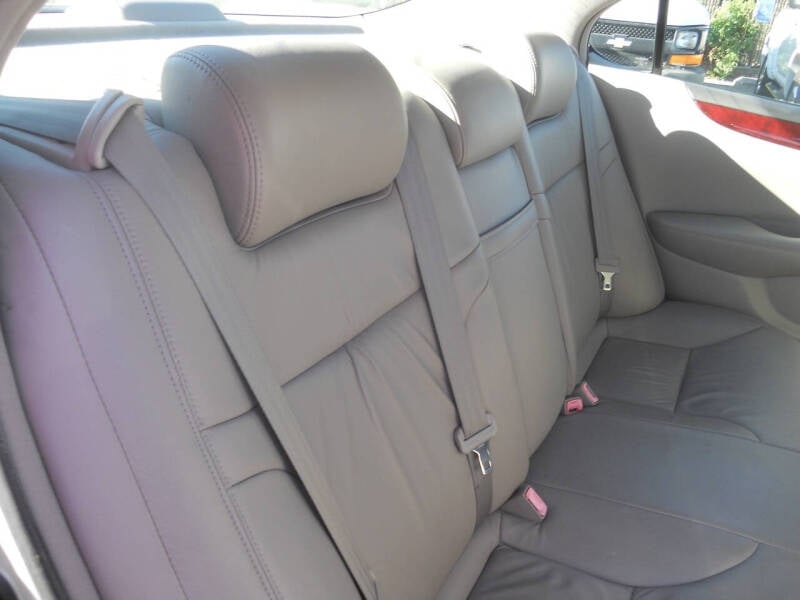 2004 Lexus ES 330 photo 29