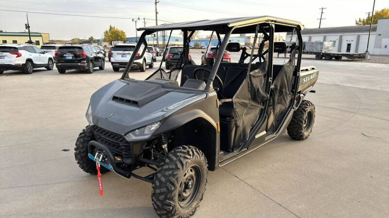2024 Segway UT10 CREW