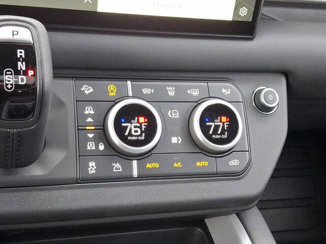 2025 Land Rover Defender 130 V8 P500