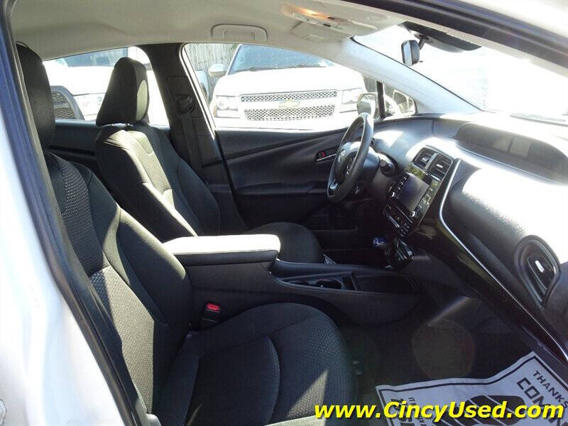 2020 Toyota Prius LE AWD-e