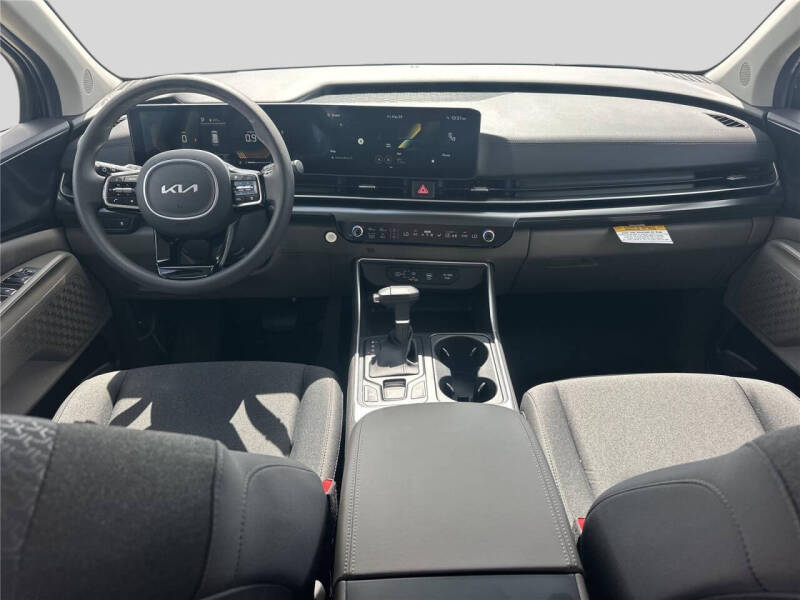 2026 Kia Carnival LX