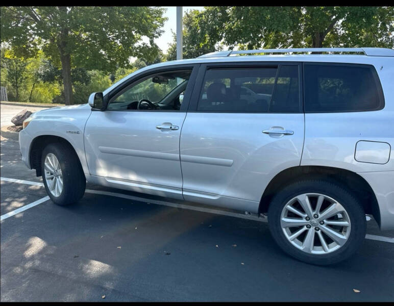 Used 2009 Toyota Highlander Hybrid with VIN JTEEW41A792036171 for sale in Elmhurst, IL