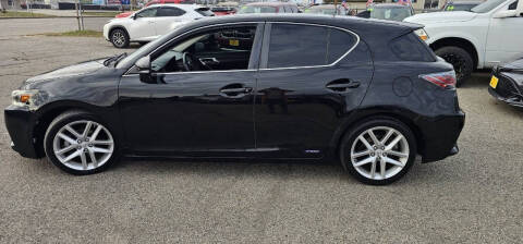 2015 Toyota Prius v Three