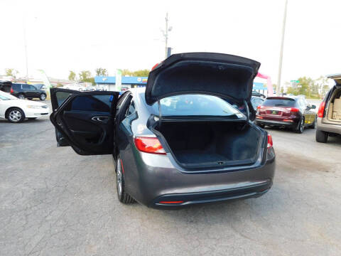 2015 Chrysler 200 LX