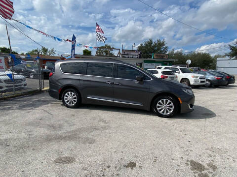 2017 Chrysler Pacifica Touring Plus