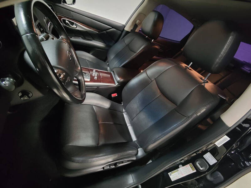 2015 Infiniti Q70L 3.7