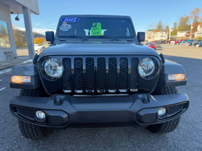 2022 Jeep Gladiator Sport