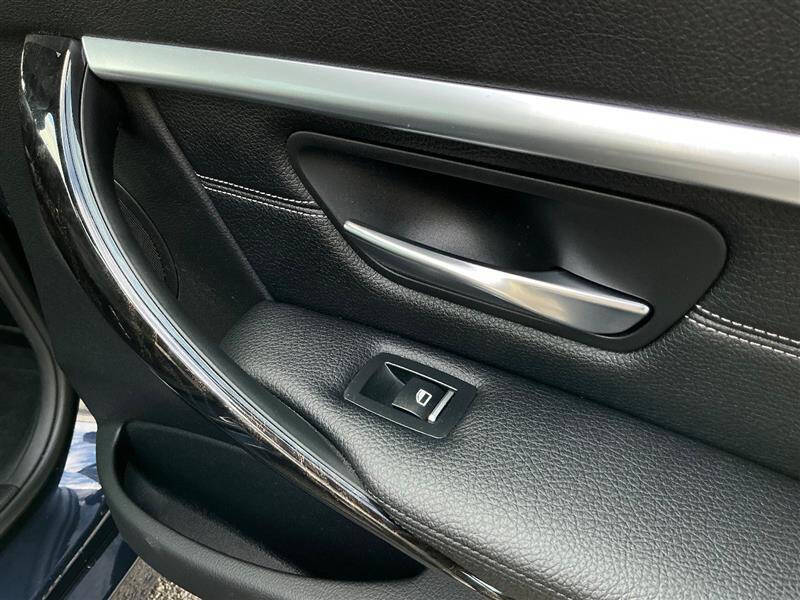 2017 BMW 3 Series 330i xDrive