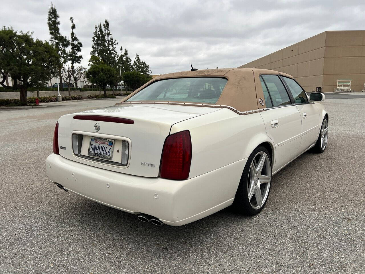 2005 Cadillac DeVille for sale at ZRV AUTO INC in Brea, CA