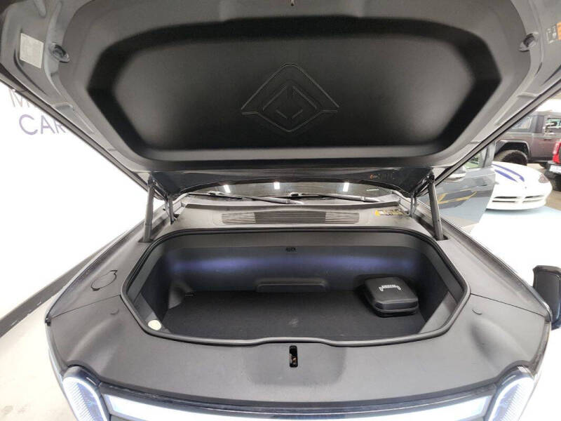 2023 Rivian R1T Adventure