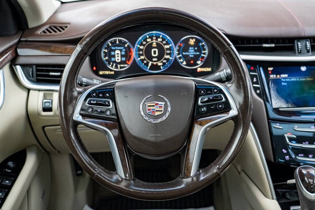 2014 Cadillac XTS for sale at Auto Destination in Puyallup, WA