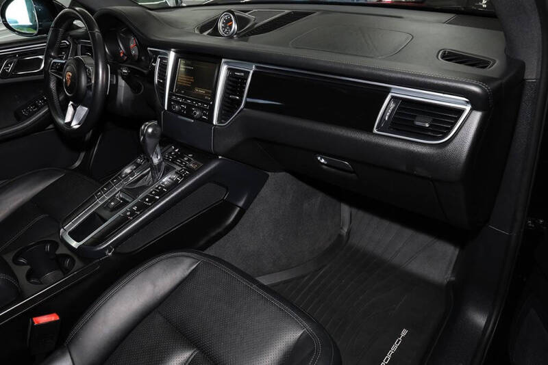 2015 Porsche Macan S