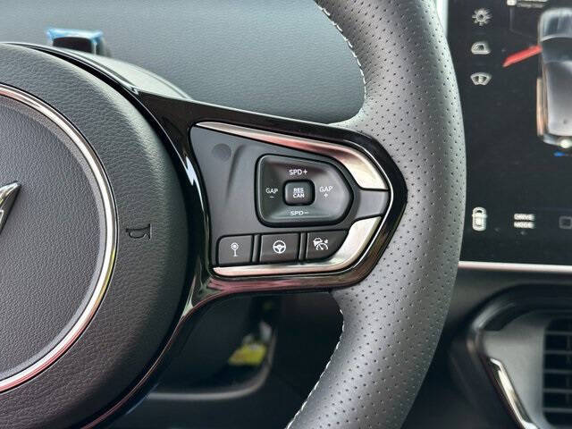 2025 VinFast VF8 Eco