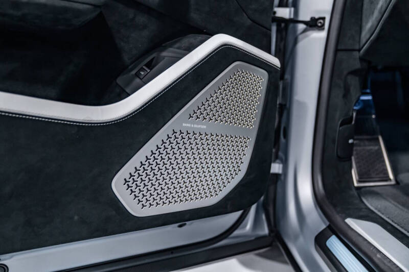 2024 Lamborghini Urus Performante