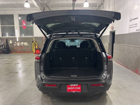 2025 Nissan Pathfinder SV