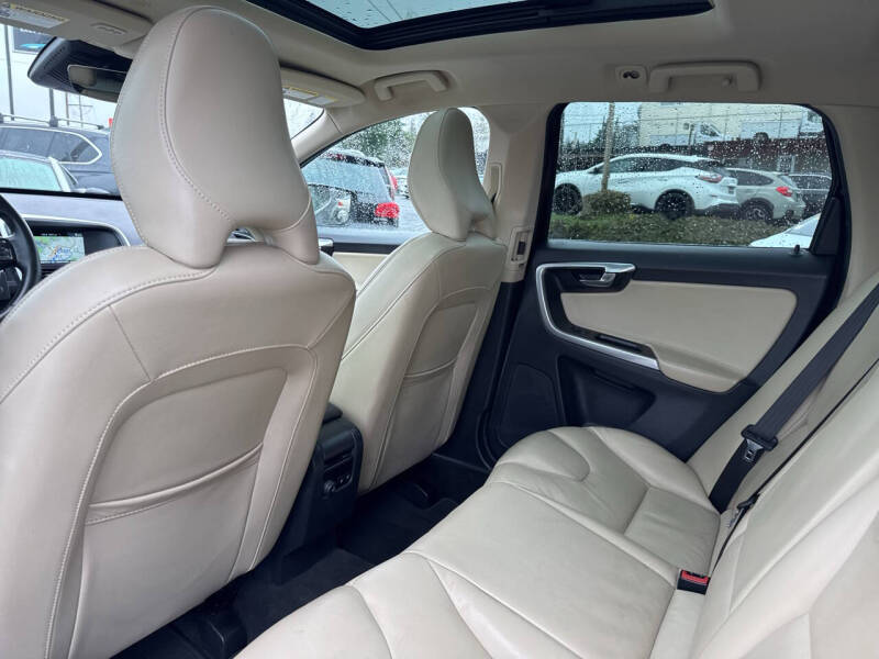 2016 Volvo XC60 T5 Premier