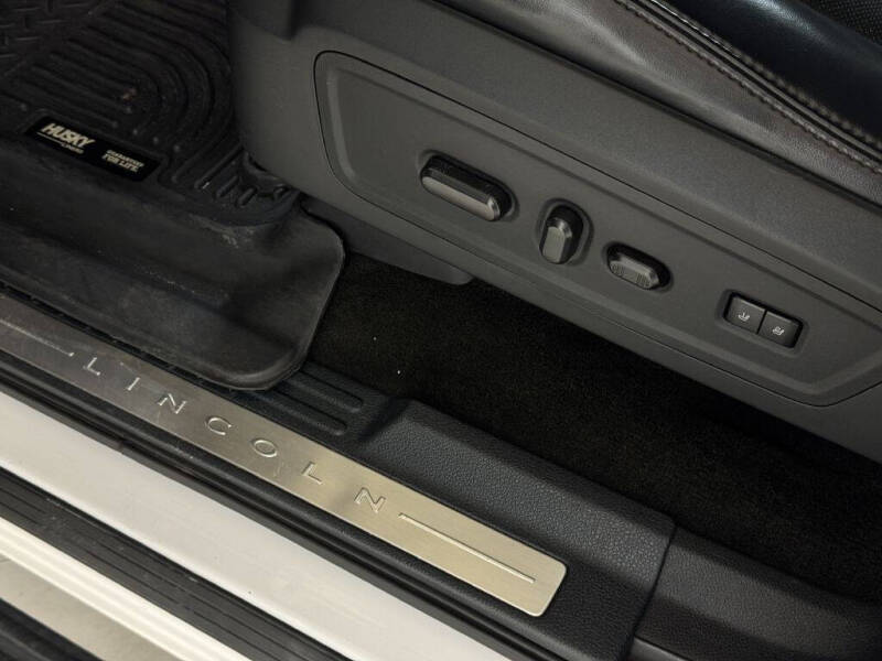 2017 Lincoln Navigator L Select