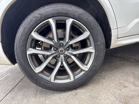 2019 Volvo XC90 T6 Momentum