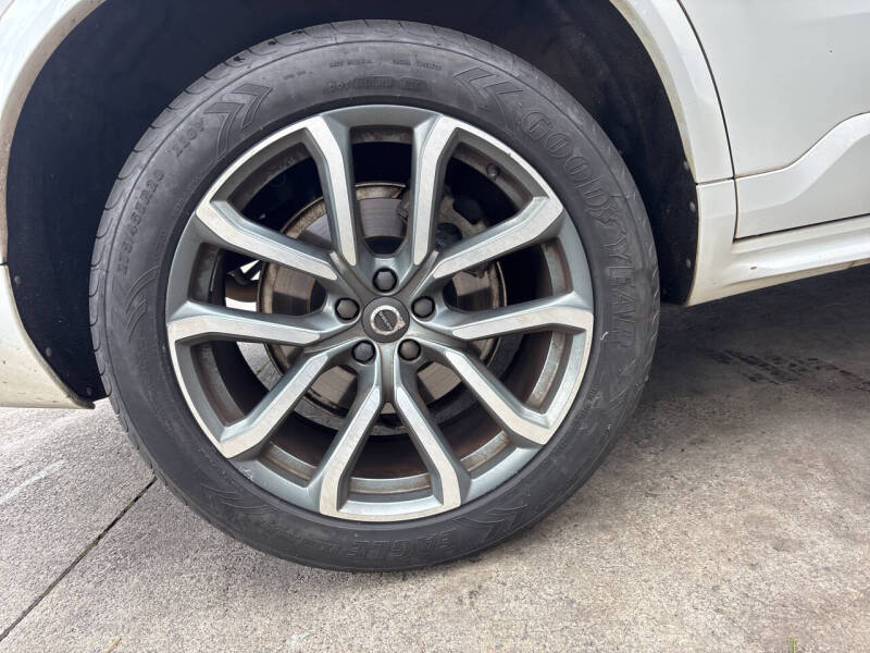 2019 Volvo XC90 T6 Momentum