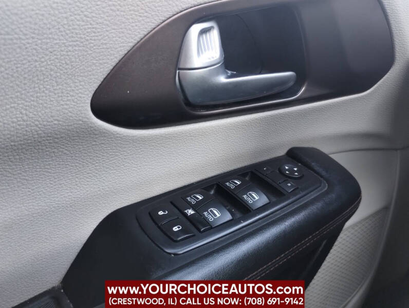 2017 Chrysler Pacifica Touring-L Plus