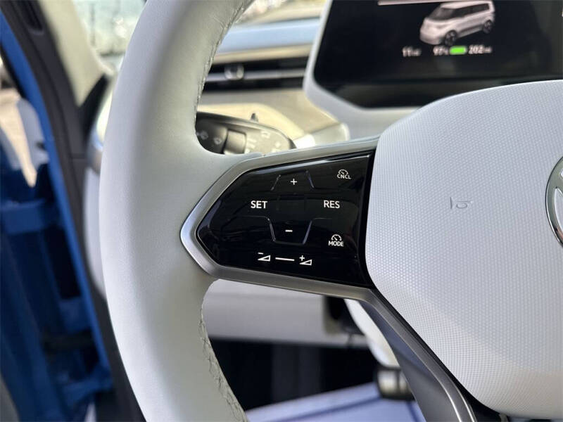 2025 Volkswagen ID. Buzz Pro S Plus 4Motion