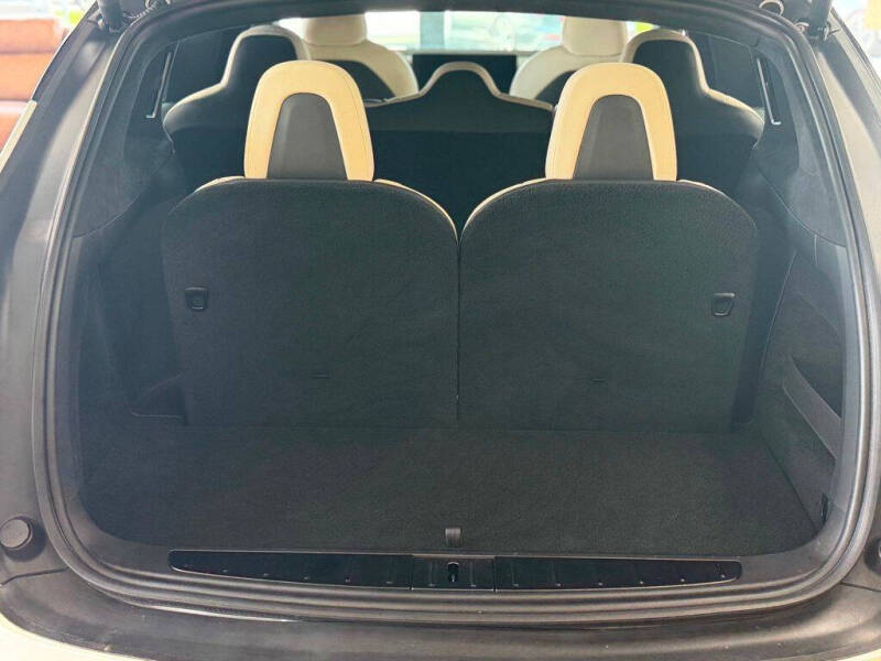 2023 Tesla Model X Standard Range
