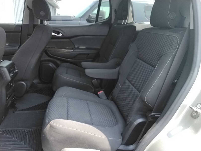 2017 GMC Acadia SLE-2