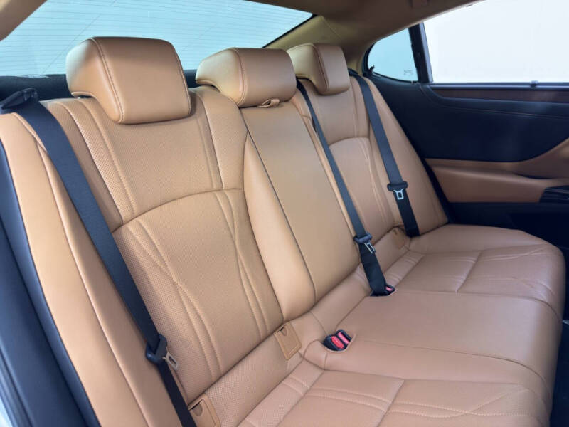 2024 Lexus ES 350 Ultra Luxury