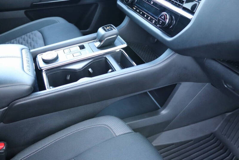 2022 Nissan Pathfinder S