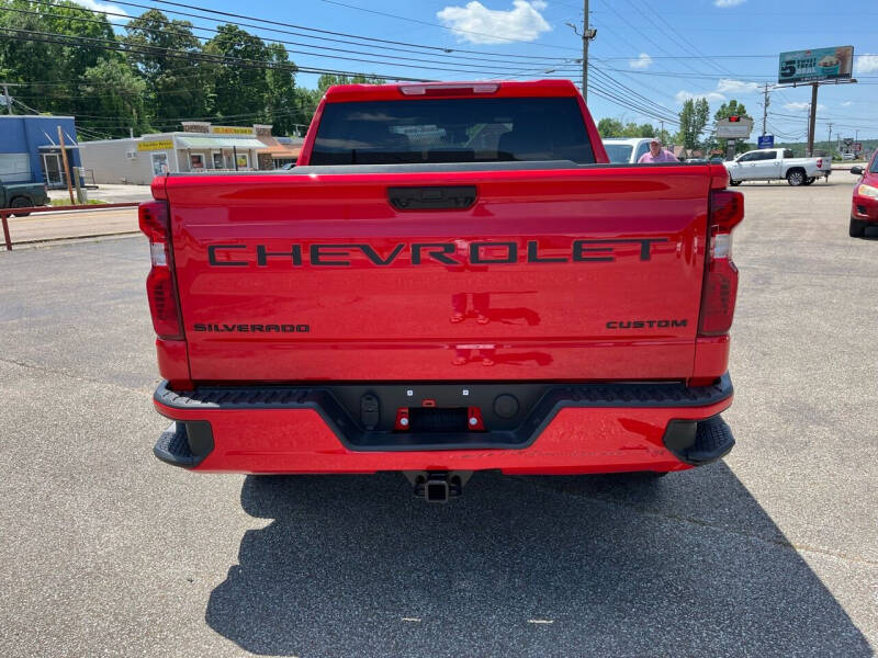 2023 Chevrolet Silverado 1500 Custom photo 7